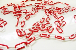 Łańcuch plastikowy ostrzegawczy biało - czerwony